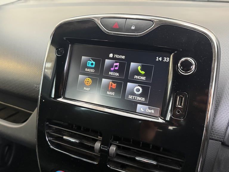 2014 Renault Clio 1.2 16V Dynamique MediaNav 5dr HATCHBACK Petrol Manual