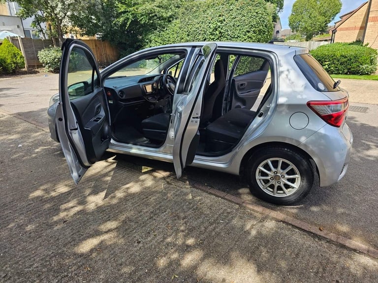 2018 Toyota Yaris 1.5 VVT-h Icon Tech E-CVT Euro 6 (s/s) 5dr Hatchback HYBRID ELECTRIC Automatic