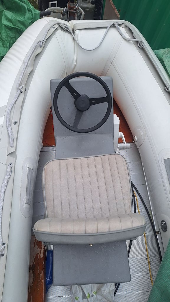 Suzumar inflatable boat 