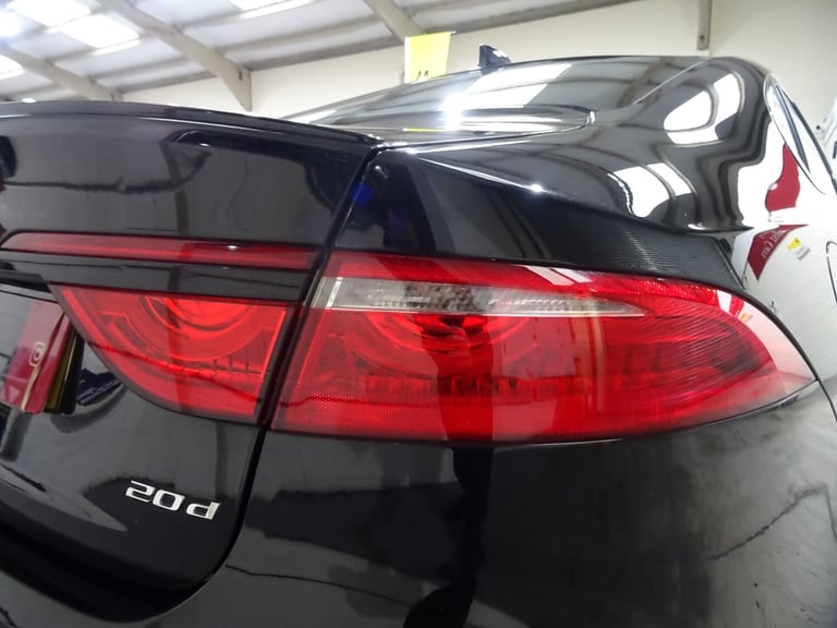 2015 Jaguar XF 2.0d [180] R-Sport 4dr Automatic **LOW MILEAGE*ONLY 15500 MILES FROM NEW** SALOON ...