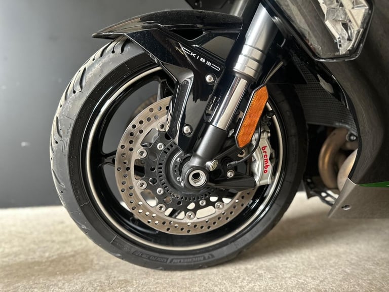 Stunning Low Mileage 2023/23 Kawasaki Ninja H2 SX Motorcycle 