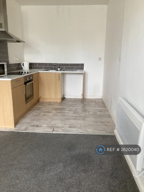 1 bedroom flat in Ty Naba, Clydach, Swansea, SA6 (1 bed) (#2620040)