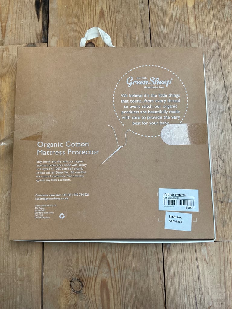 Green sheep organic cotton mattress protector