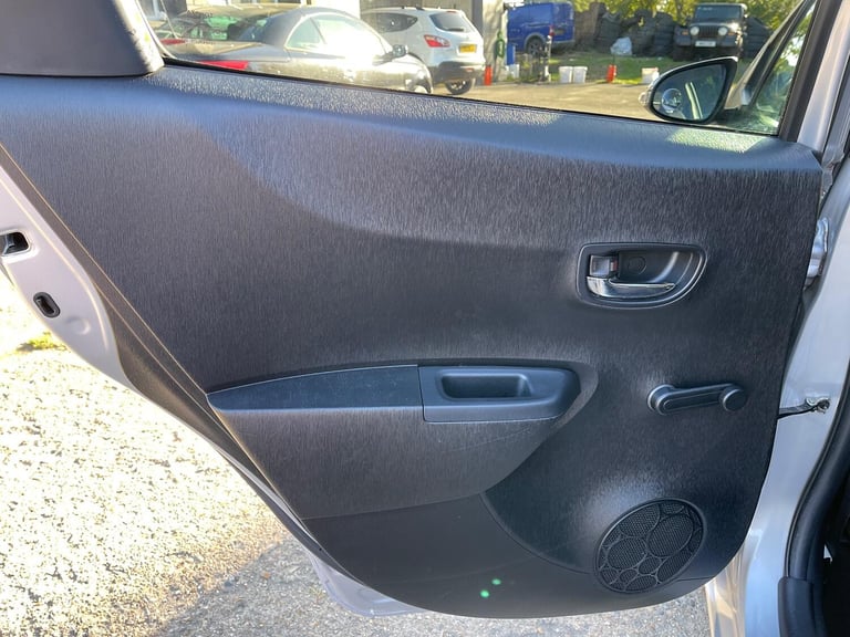 TOYOTA YARIS 1.3 Dual VVT-i Trend 2012