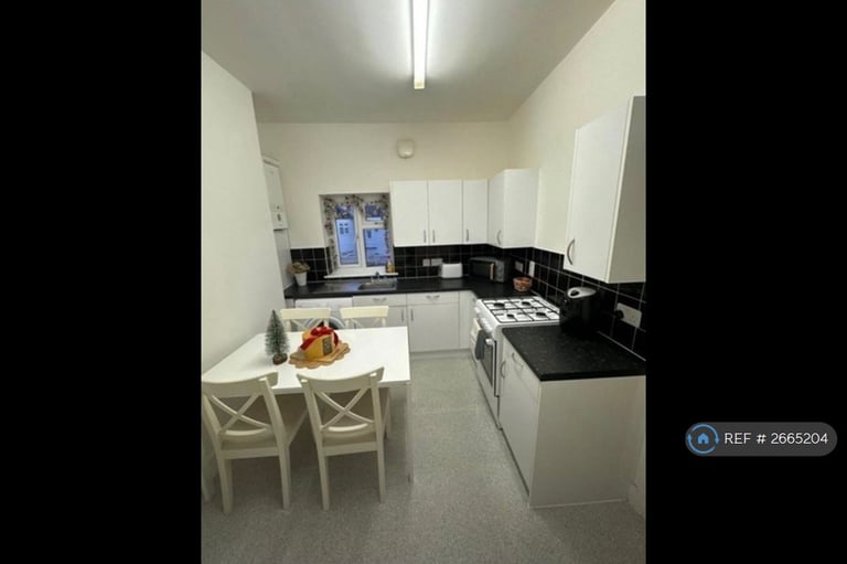 2 bedroom flat in Goodall Road, London, E11 (2 bed) (#2665204)