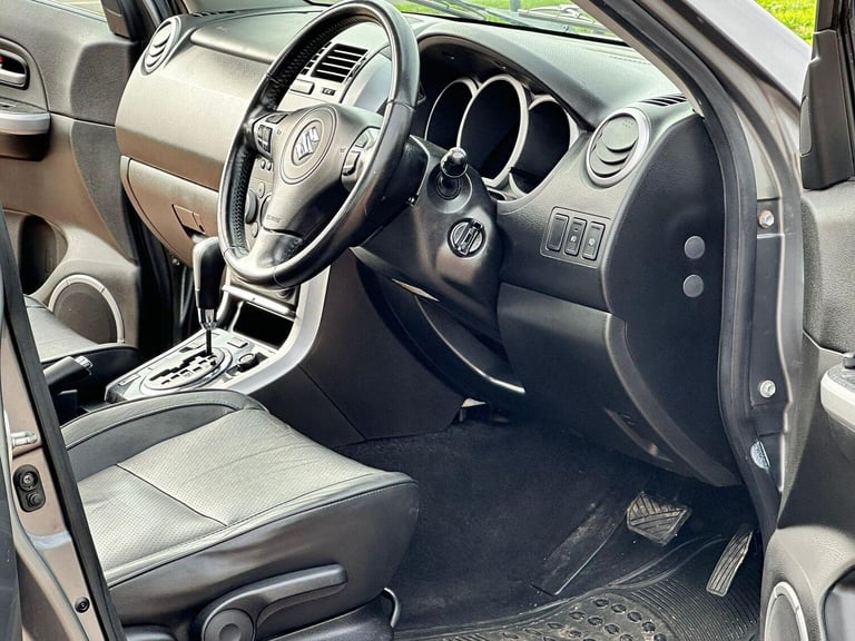 SUZUKI GRAND VITARA 2.4 VVT SZ5 Auto 4WD Euro 4 5dr 2010