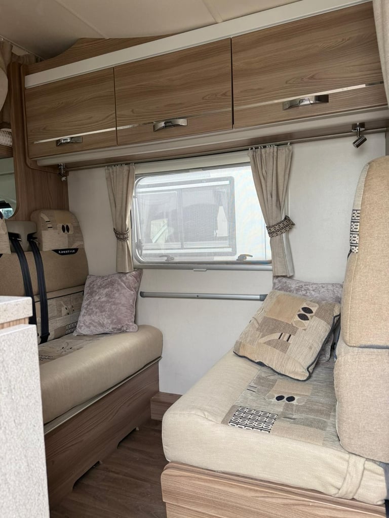 2016 - Swift Lifestyle 686 - 2.3ltr - apx 70k - 6 Berth / 6 Belts 