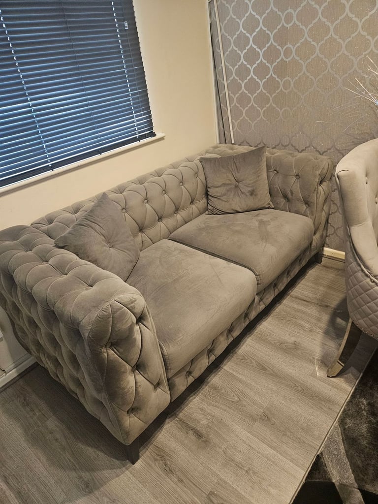 Chesterfield 2x3 seater sofa set 
