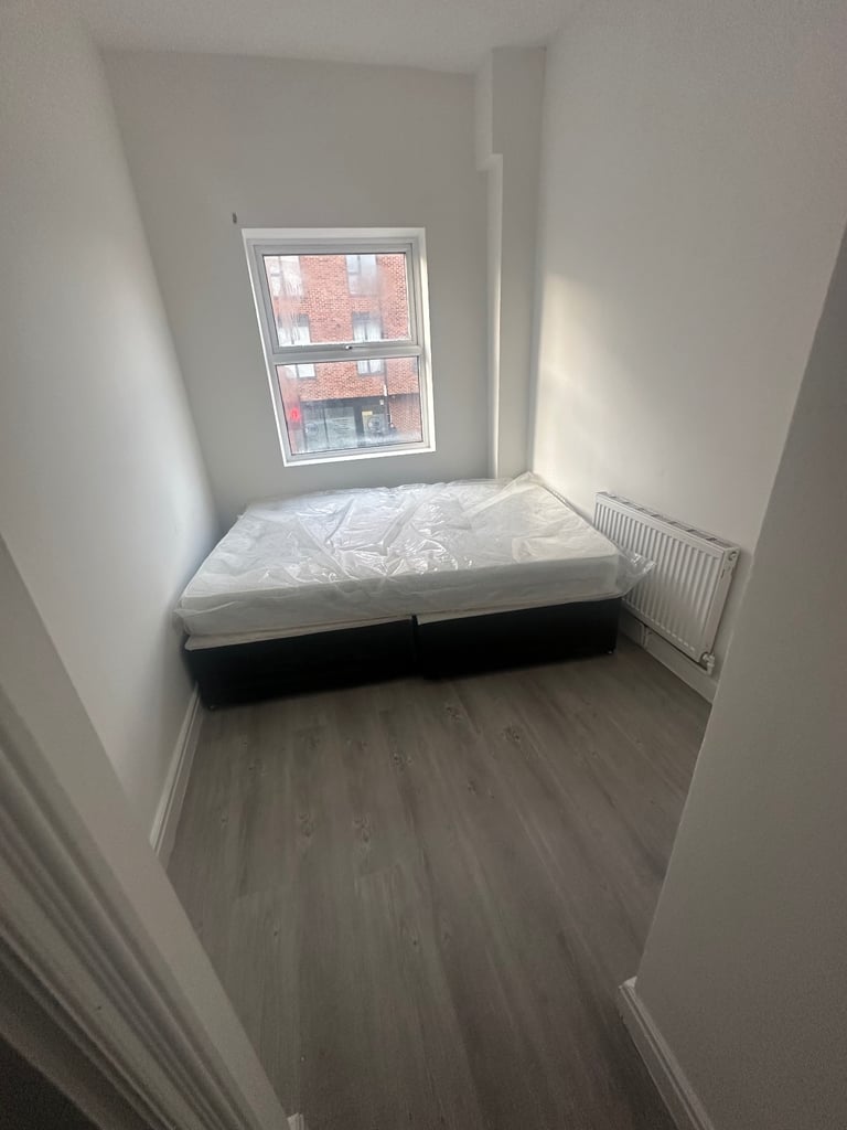 Room to rent near Thornthan heath Pond CR7