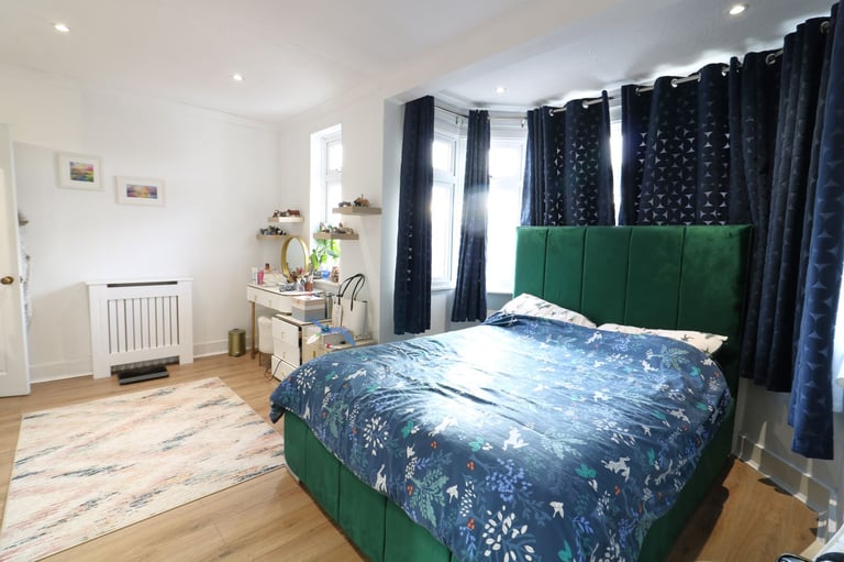 Three Bedroom End-Terrace House to Rent