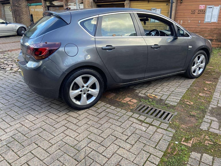 For sale my Vauxhall Astra 2012  2.0 diesel Cdti 