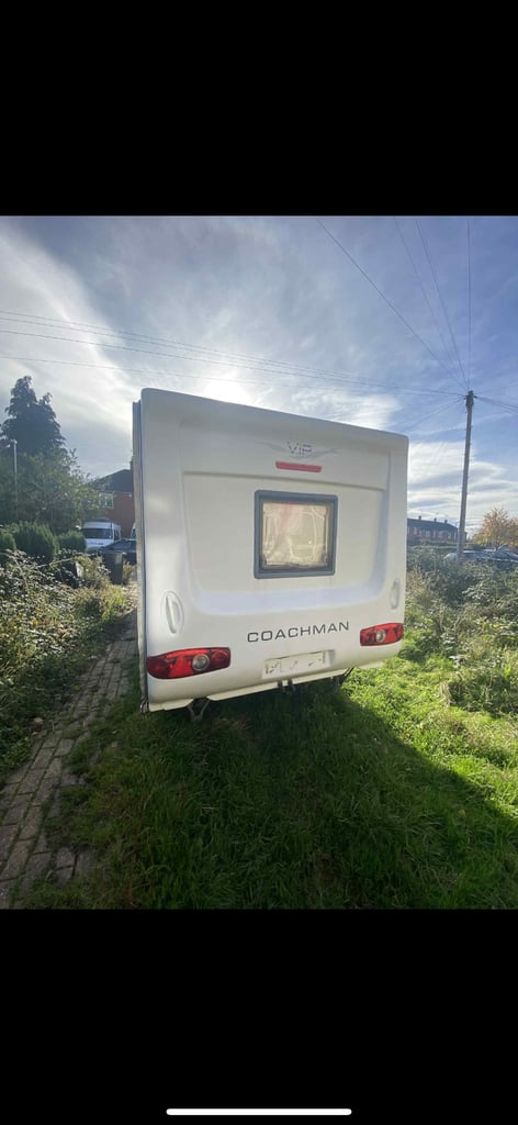 2005 COACHMAN VIP 520/4