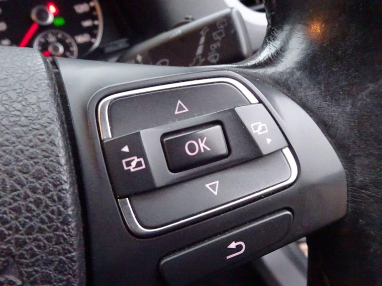 2012 Volkswagen Tiguan 2.0 TDi BlueMotion Tech SE 5dr DSG ESTATE DIESEL Automatic