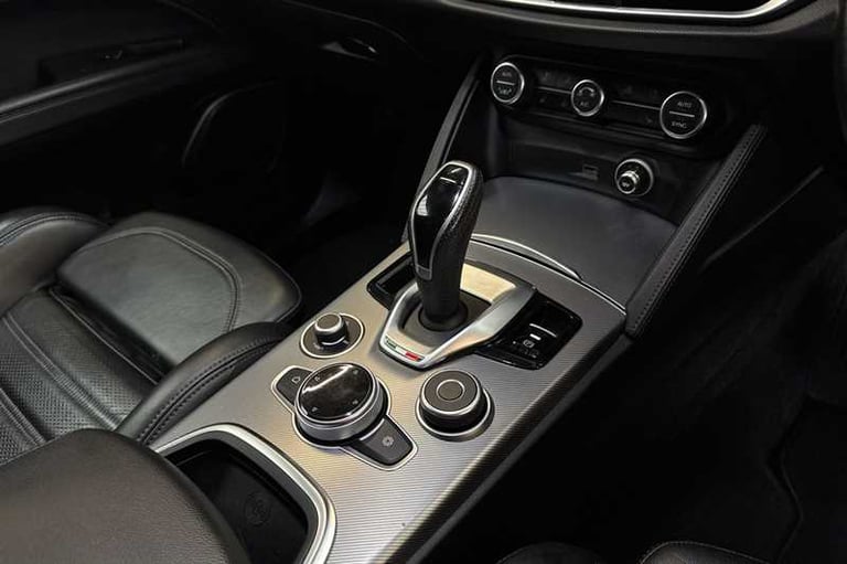 2022 Alfa Romeo Stelvio 2.0 Turbo 280 Veloce 5dr Auto ESTATE PETROL Automatic