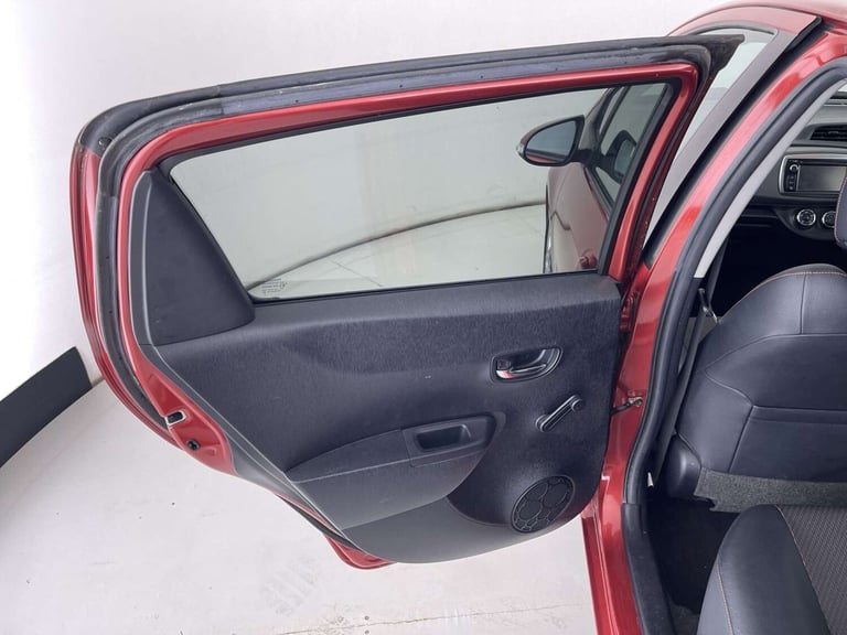 2012 Toyota Yaris 1.3 Yaris SR VVT-i 5dr Hatchback Petrol Manual