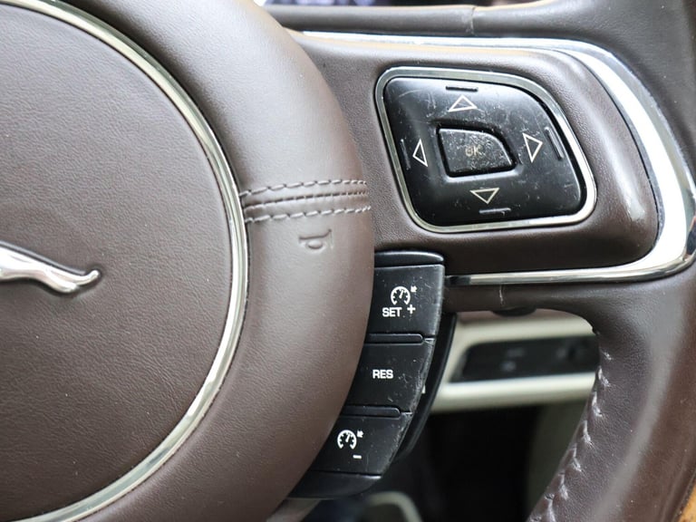 2010 Jaguar XJ 3.0d V6 Portfolio 4dr Auto SALOON DIESEL Automatic