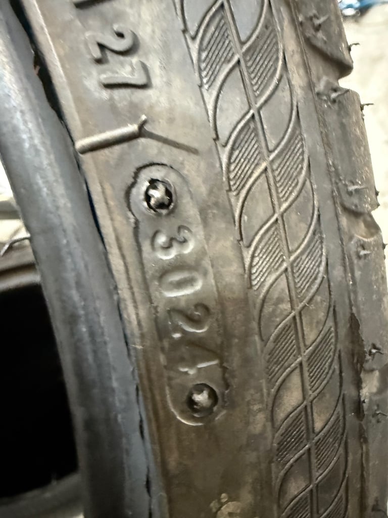 Accelera PH2 tyres 275 30 21 98Y 