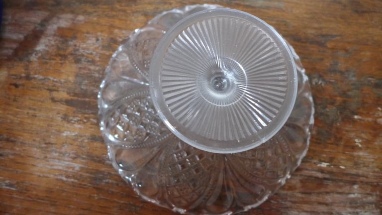 VINTAGE ANTIQUE GLASS CAKE STAND ON GLASS PEDESTAL.TASSA. SCALLOPED EDGE.