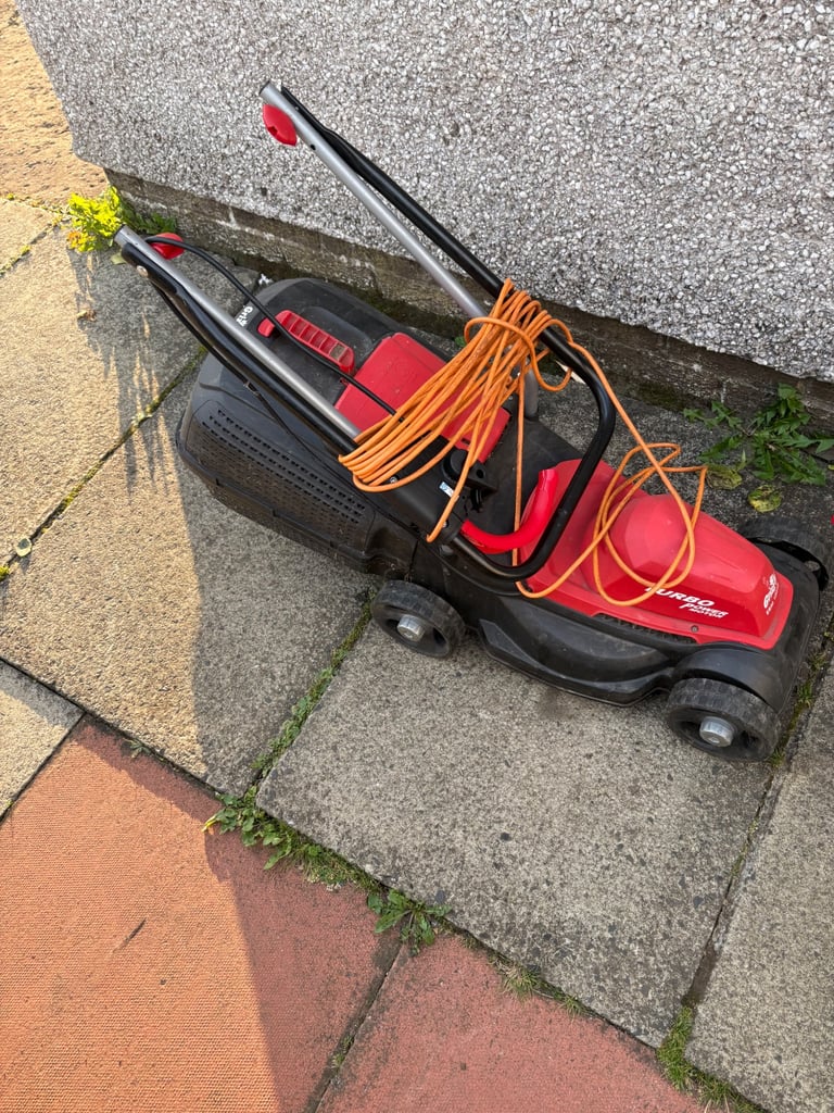 Electric lawnmower 