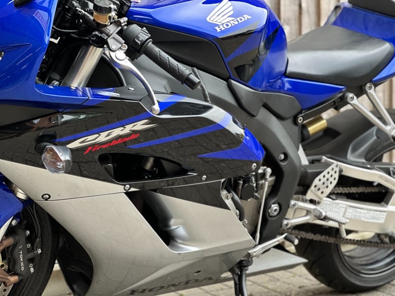 HONDA CBR 1000 RR FIREBLADE 2005 (05) SUPER SPORT + YOSHIMURA + 13,000 MILES 