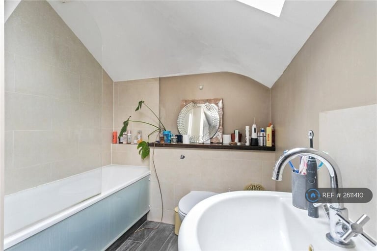 2 bedroom flat in Evering Road, London, E5 (2 bed) (#2611410)