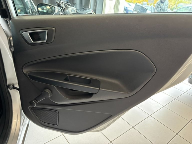 2014 Ford Fiesta 1.0T EcoBoost Zetec Hatchback 5dr Petrol Manual Euro 5 (s/s) (100 ps) Hatchback ...