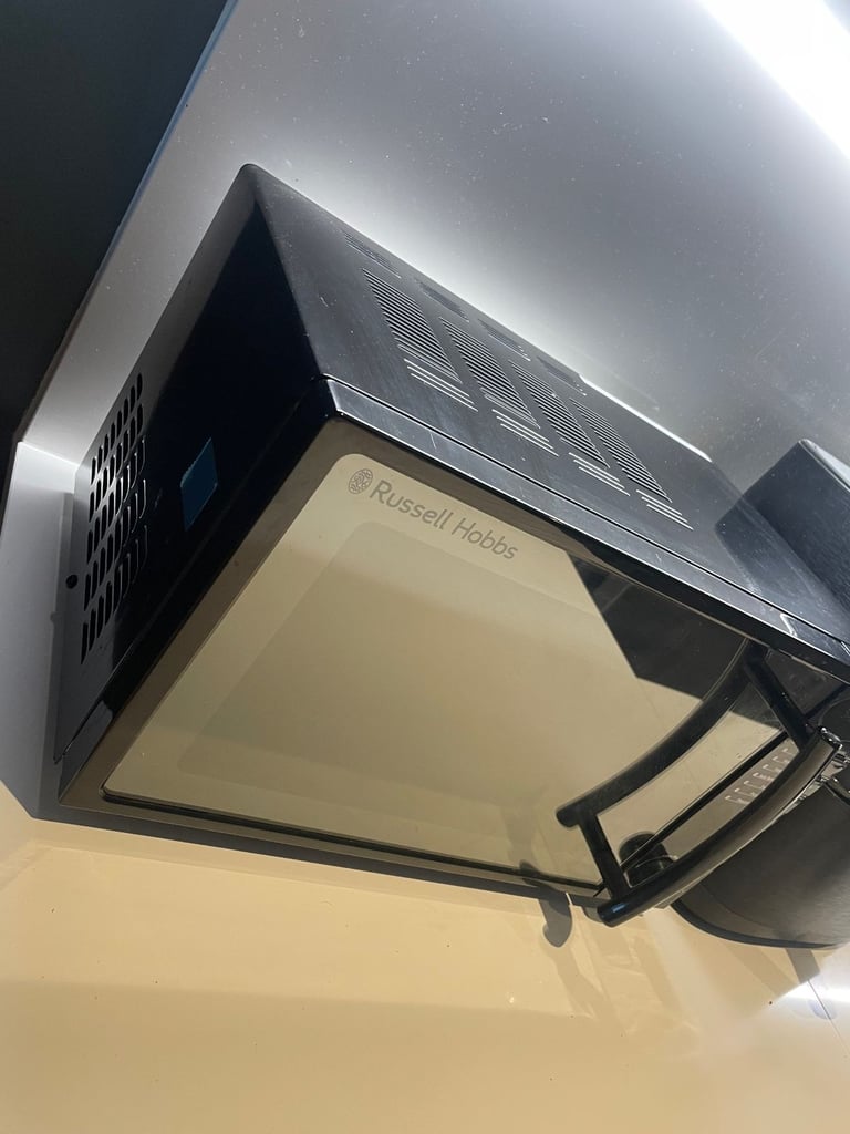 Russell Hobbs RHM1714B Legacy Digital Microwave
