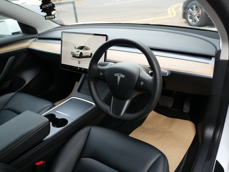 2022 Tesla Model 3 Standard Range Plus Electric Auto RWD (241 bhp) 4dr Electric