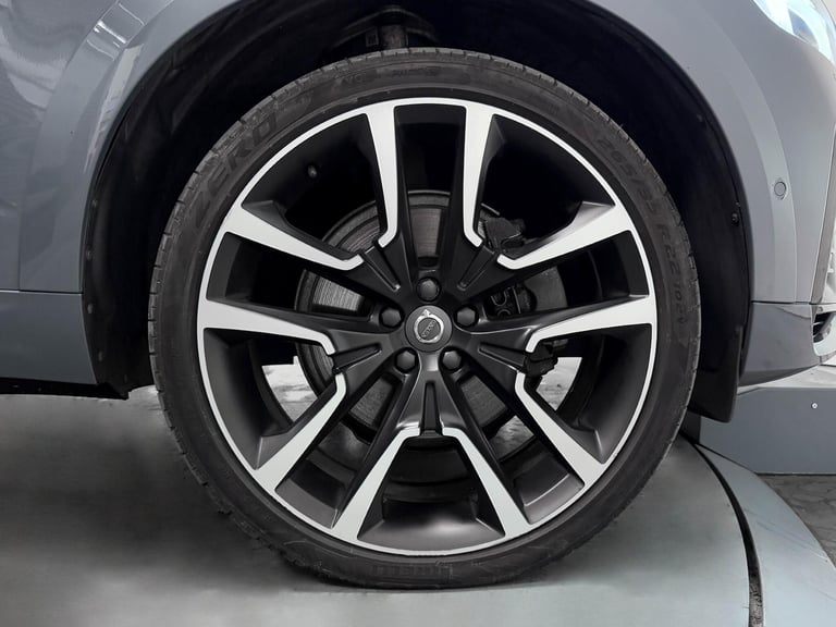 2021 Volvo XC60 R-Design Pro T8 AWD (390 hp) Auto ESTATE Petrol/Electric Hybrid Automatic