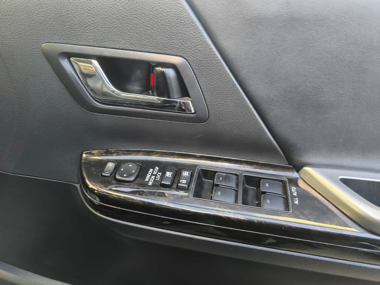 2012 Toyota Alphard 2.4 Hybrid 7 Seats PS CC Leather D-Roof Executive Lounge ULEZ Free MPV Petrol...