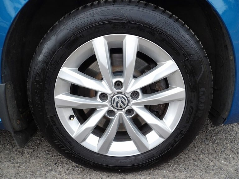 2018 Volkswagen Touran 2.0 TDI SE Family 5dr DSG MPV DIESEL Automatic