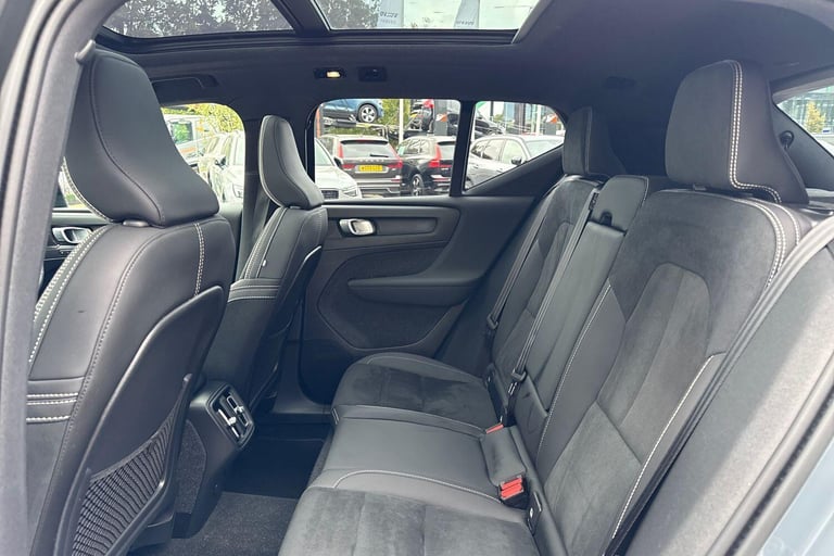 2022 Volvo XC40 2.0 B4 MHEV Ultimate SUV 5dr Petrol Hybrid DCT Auto Euro 6 (s/s) (197 ps) ESTATE ...