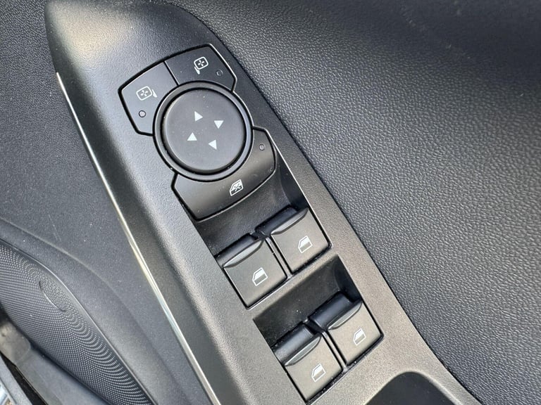 2022 Ford Fiesta Fiesta Titanium Vignale 5 door 1.0L EcoBoost 125PS mHEV FWD 6-Speed Manual HATCH...