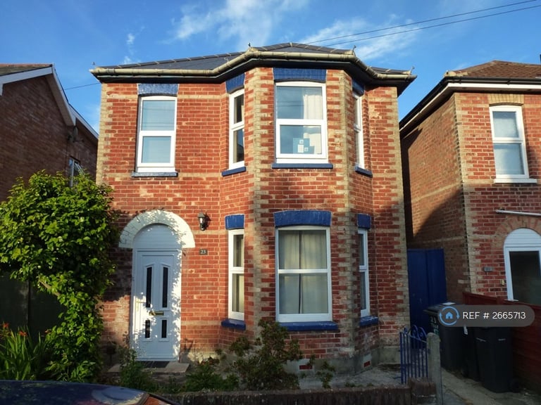 image for 4 bedroom house in Trafalgar Road, Bournemouth, BH9 (4 bed) (#2665713)