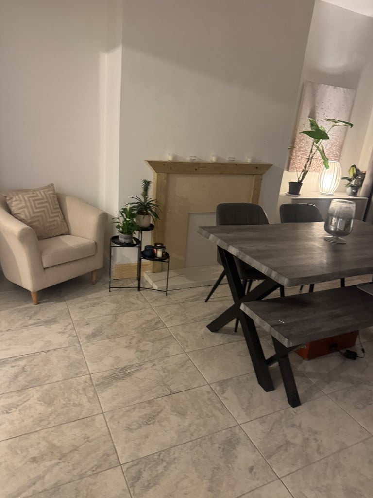 Spacious double room  available