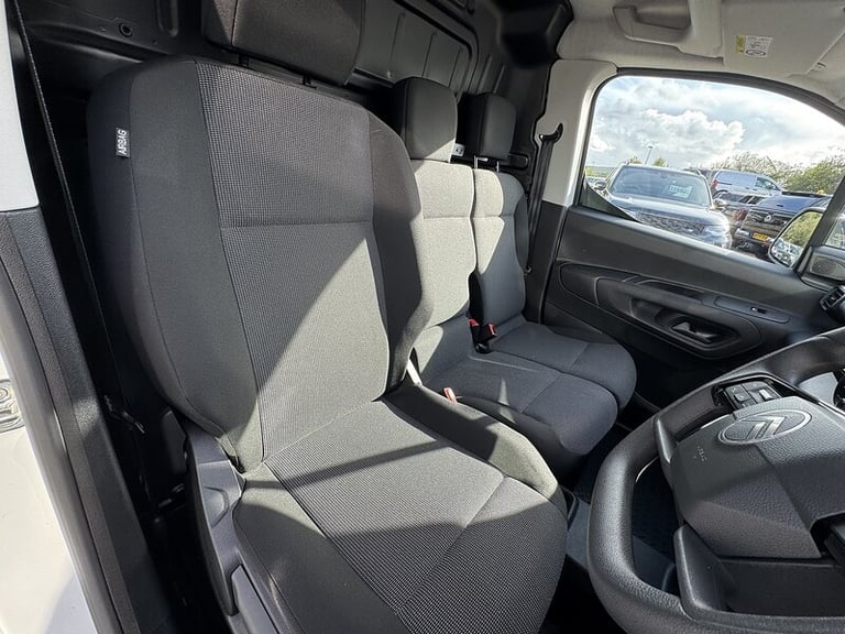 2024 Citroen Berlingo 136ps Driver 52kWh with Air Con, Sat Nav, Rev Cam &amp; Cruise Control Pane...