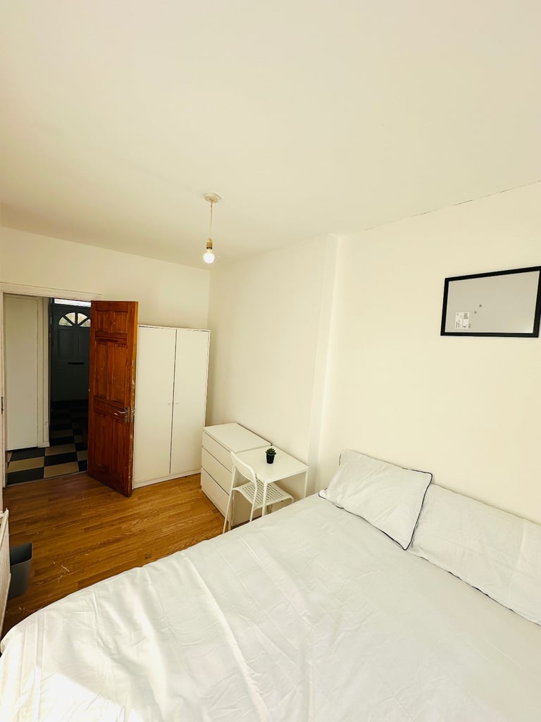 Single Room in Shadwell.