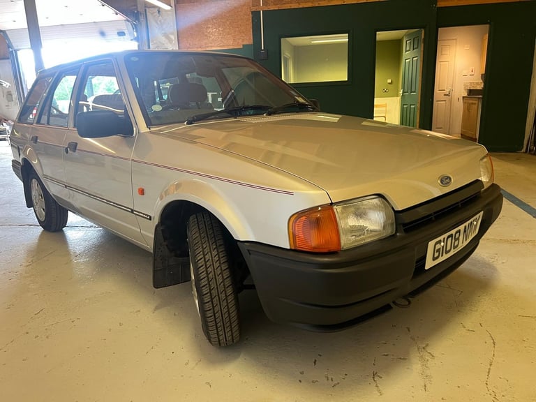 Ford Escort MK4 1.6GL Estate - Walk Around Video