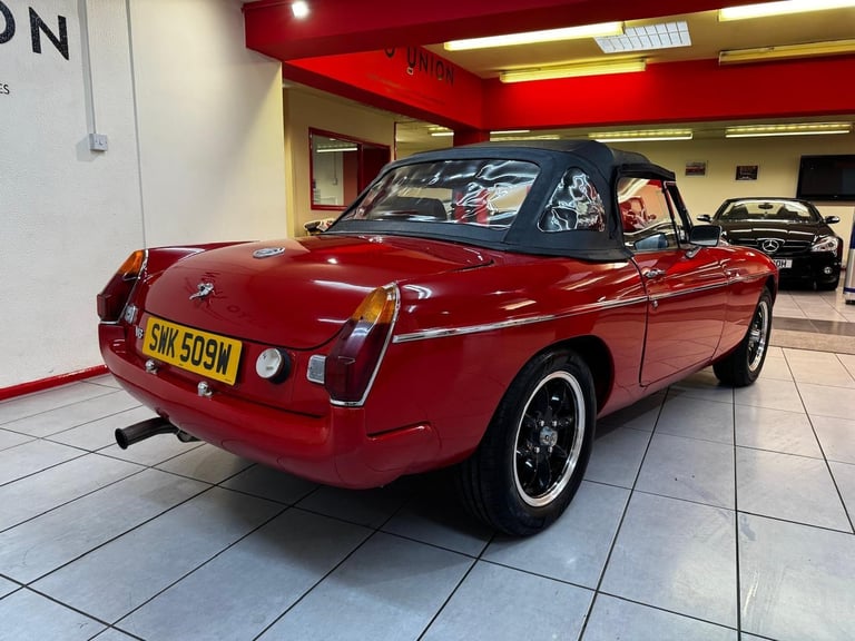 1981 MG MGB V8 CONVERTIBLE SEBRING REP Petrol Manual