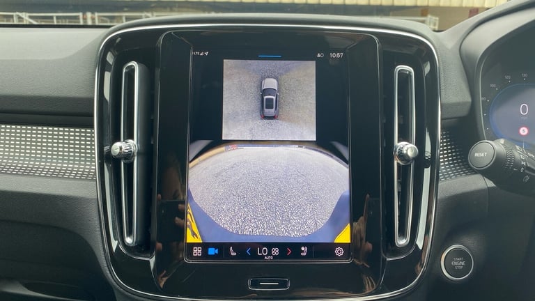 2024 Volvo XC40 2.0 B4P Plus Dark 5dr Auto Petrol Estate Estate Petrol Automatic