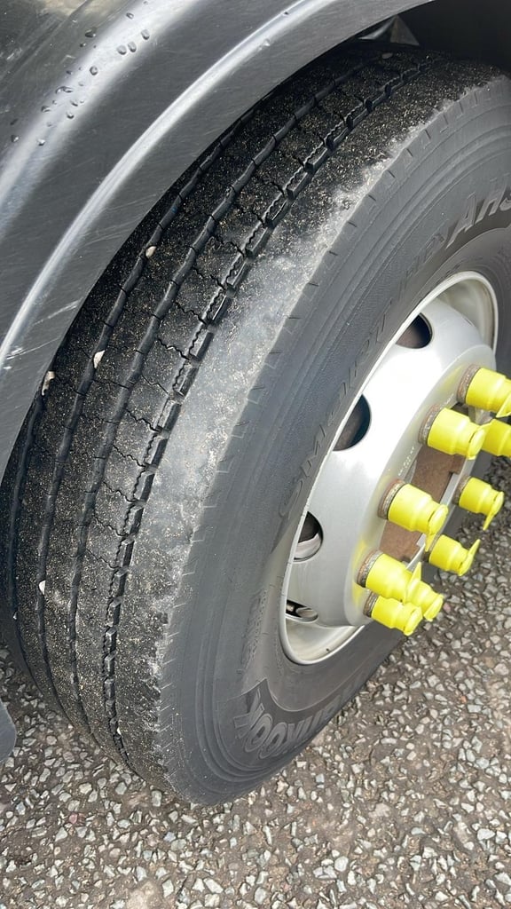 2013 (62) LEYLAND DAF CF 85 WHALE VACUUM TANKER. 32 TON GVW.  AUTO