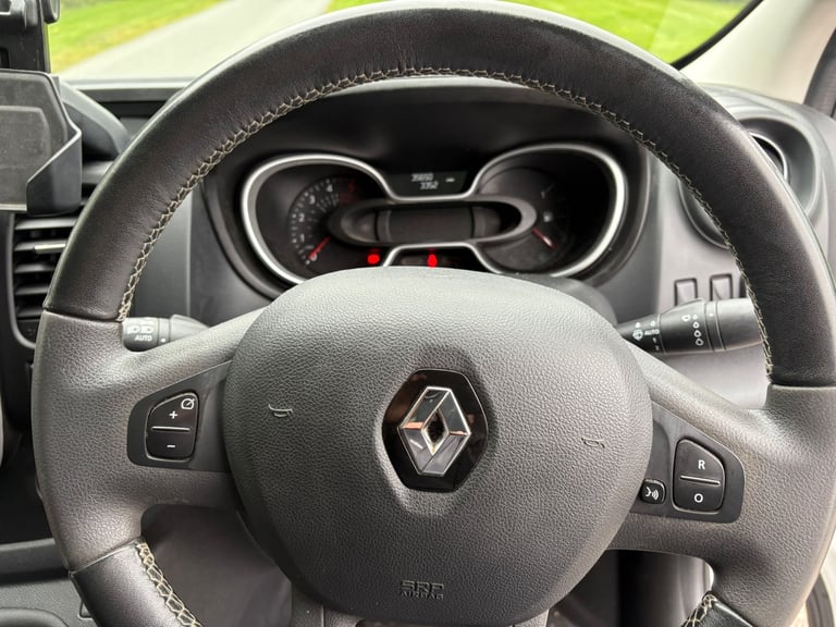 Renault, TRAFIC, Panel Van, 2021, Manual, 1997 (cc)