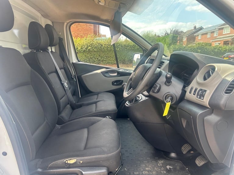 2019 Renault Trafic 1.6 dCi 29 Business LWB Standard Roof Euro 6 5dr PANEL VAN Diesel Manual