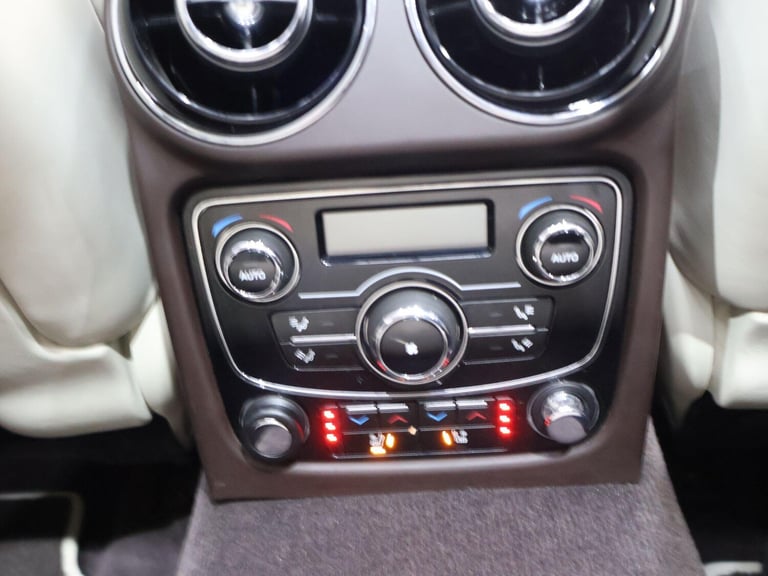2010 Jaguar XJ 3.0d V6 Portfolio 4dr Auto SALOON DIESEL Automatic