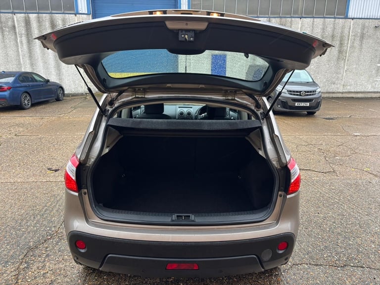 2010 Nissan Qashqai 1.5 dCi Acenta 5dr HATCHBACK Diesel Manual