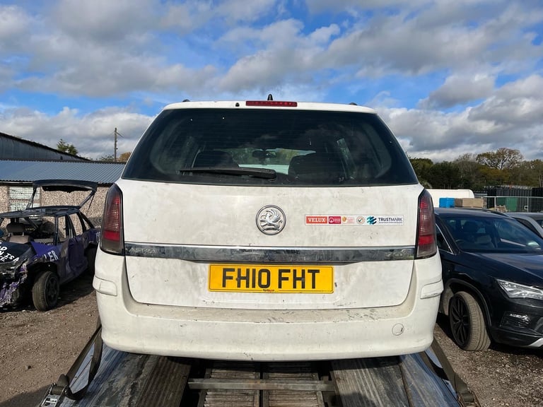 Vauxhall Astra H estate 1.7 cdti 2010 white BREAKING FOR PARTS 