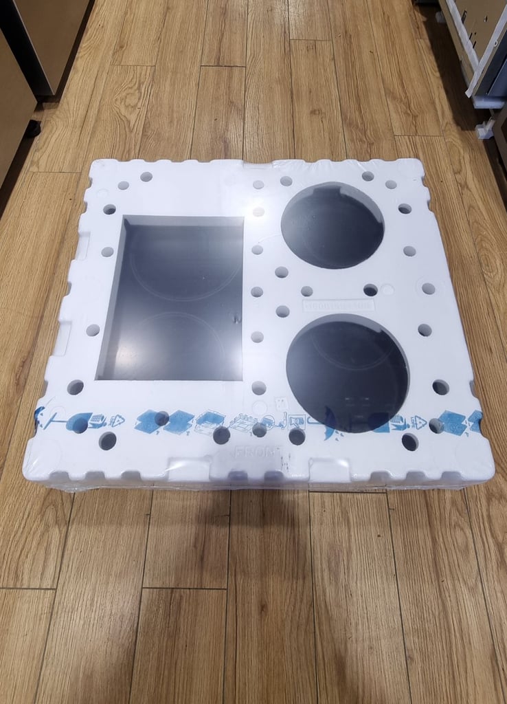 Brand new on the box 📦 Hotpoint Electric ceramic hob 59CM 