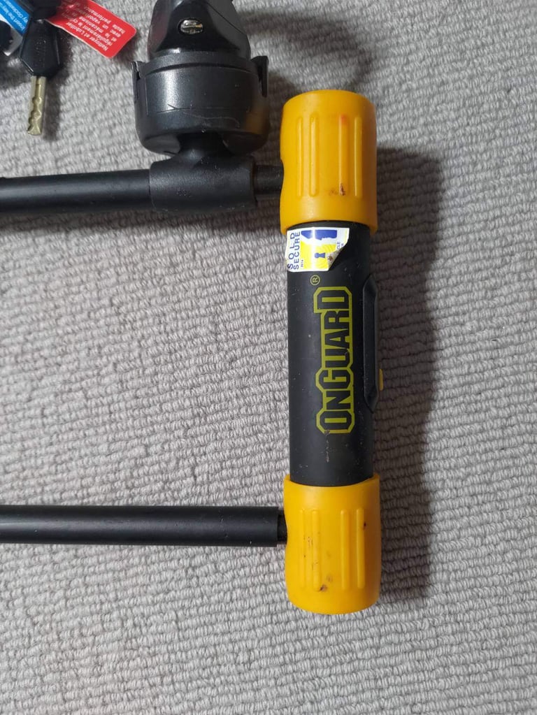 Onguard Heavy Duty D-Lock Bike Bicycle Security Lock with Mount and Keys 