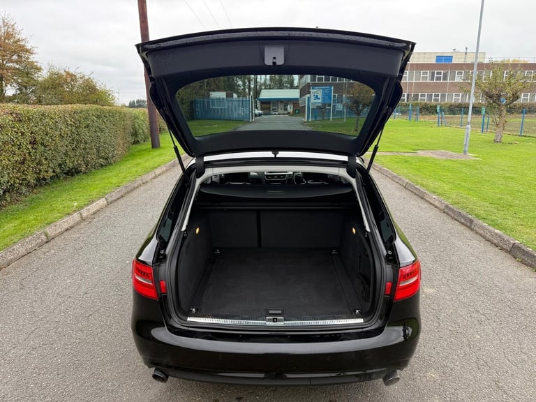 2025 Audi A4 S Line Estate PETROL Manual