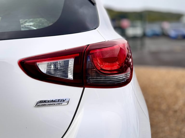 2015 Mazda Mazda2 1.5 75 SE 5dr HATCHBACK Petrol Manual